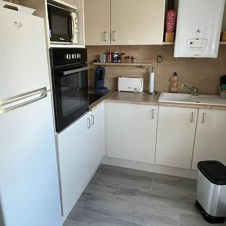 F2 Avec Terrasse De 25m² Et Parking, Proche Thermes A - Fr-1-680-42 Apartment Balaruc-les-Bains